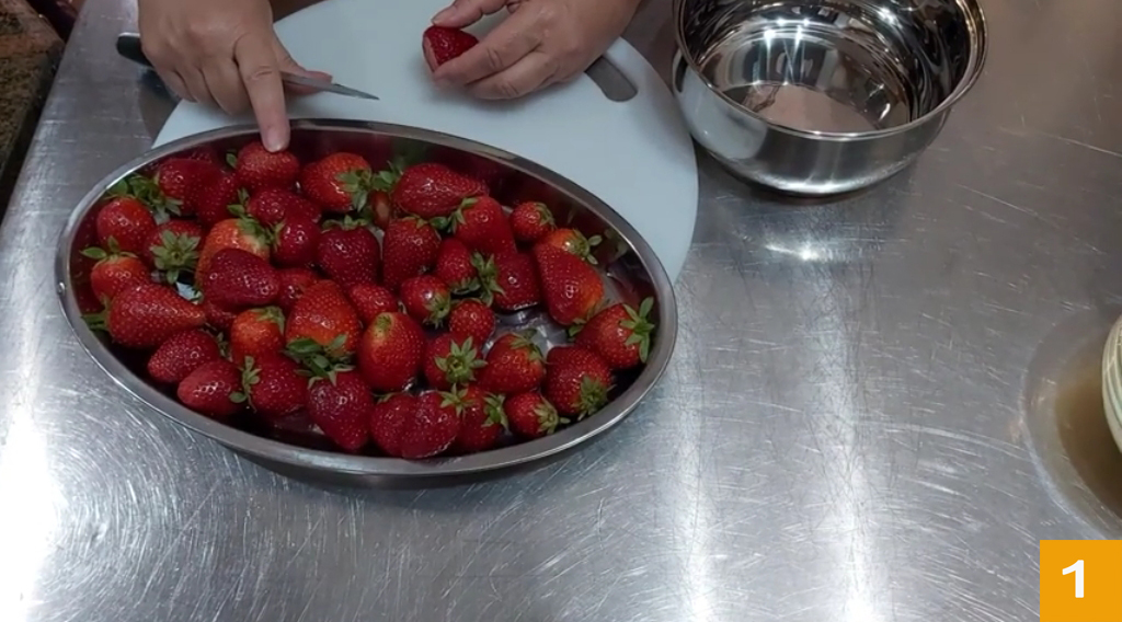 Gelato Fior Di Fragola C Un Piatto Per Te